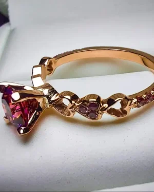 Anillo de compromiso con corazones y piedra redonda en oro, modelo AN-C35 - foto 2