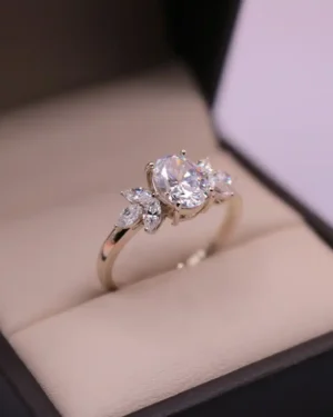Anillo de compromiso mariposa piedra ovalada en oro, modelo AN-C42 - foto 3