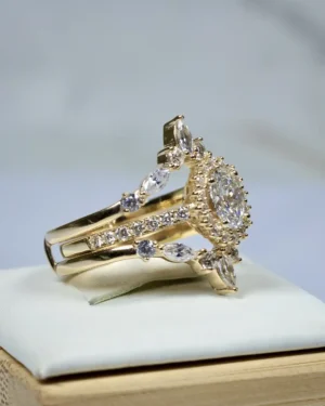 Anillo de compromiso halo piedra ovalada en oro, modelo AN-C84 - foto 2