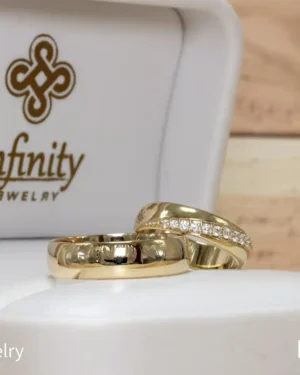 Dúo matrimonial media caña acabado brillante engaste cruzado en oro, modelo DM-9 - foto 2